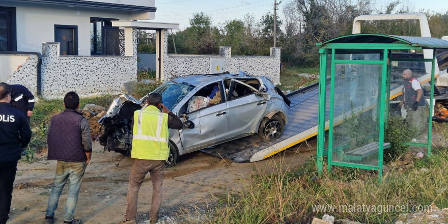 Duble yolda kontrolden çıkan otomobil takla attı: 3 ağır yaralı