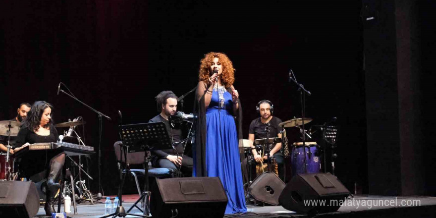 'Dünya sesleri Bursa’da' konserleri Lena Chamamyan ile başladı