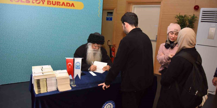 Dünyaca ünlü yazarlar okurlarıyla buluştu