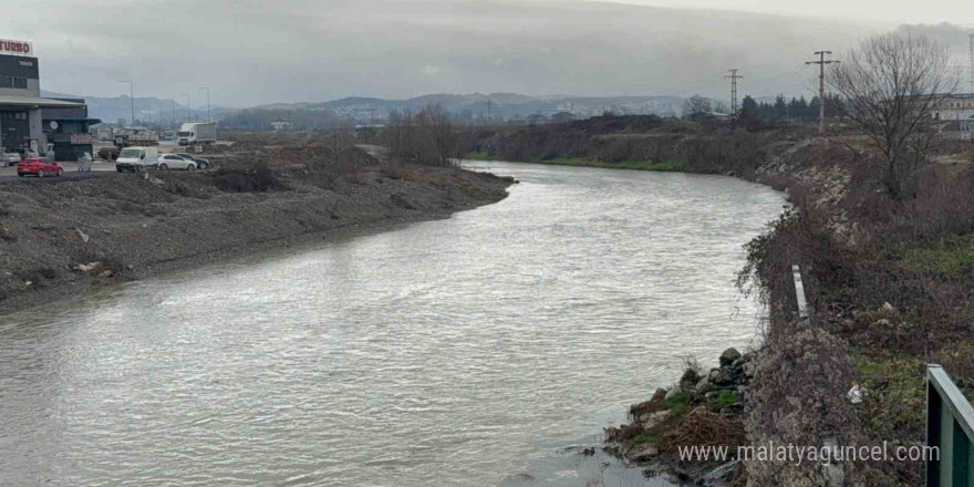 Düzce Belediye Başkanı Özlü: 