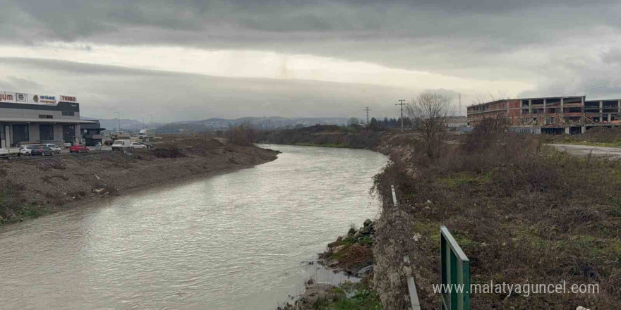 Düzce Belediye Başkanı Özlü: 