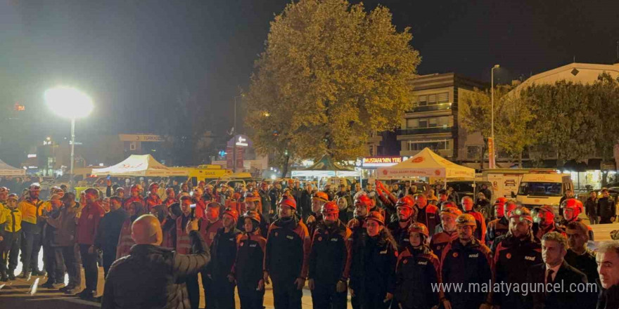 Düzce depreminde hayatını kaybedenler anıldı