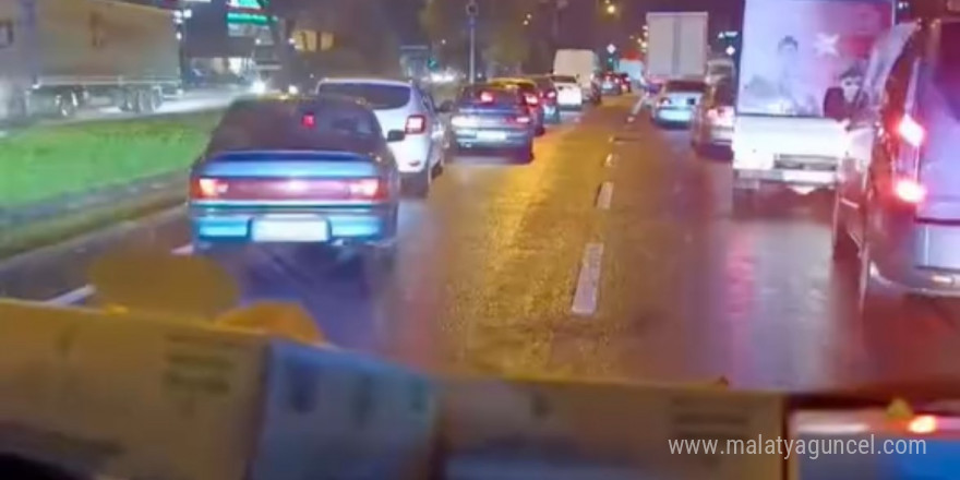 Düzce’de ambulansa fermuar sistemi ile yol verildi, o anlar kamerada