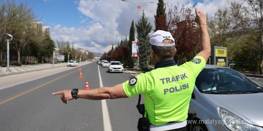 Düzce’de denetimlerde 165 araç trafikten men edildi