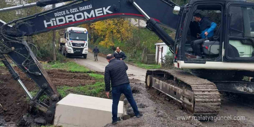 Düzce’de kutu menfezler yerleştiriliyor