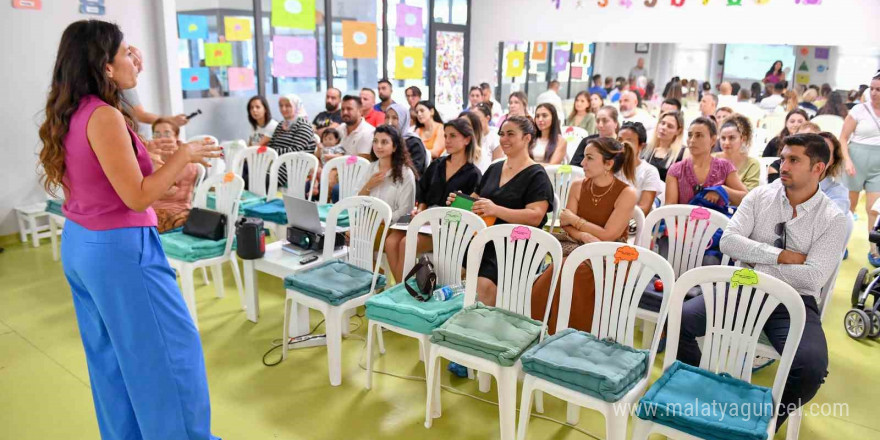 Ebeveynler ’çocukların ekran kullanımı’ konusunda bilgilendirildi