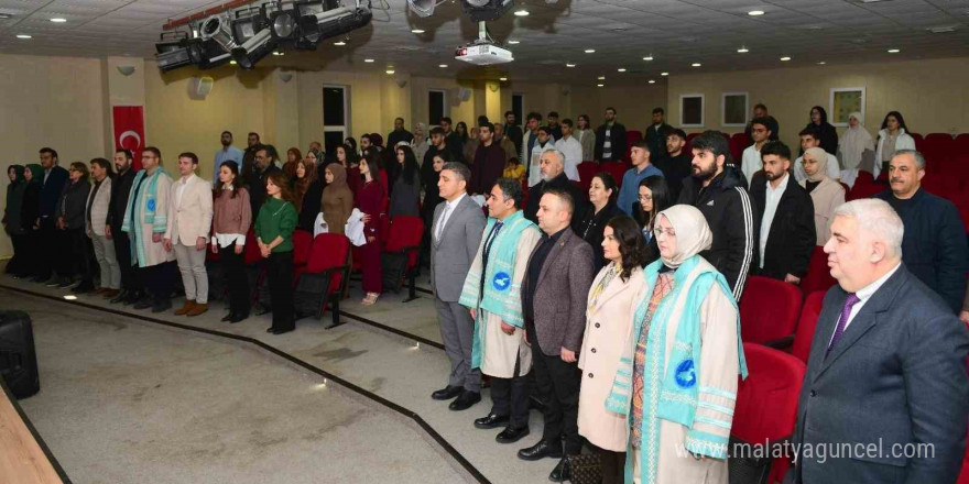 Eczacılık fakültesi öğrencileri beyaz önlükle mesleğe ilk adımlarını attılar