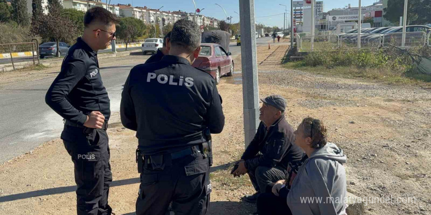 Edirne’de alev alan otomobilini gözyaşlarıyla izlediler