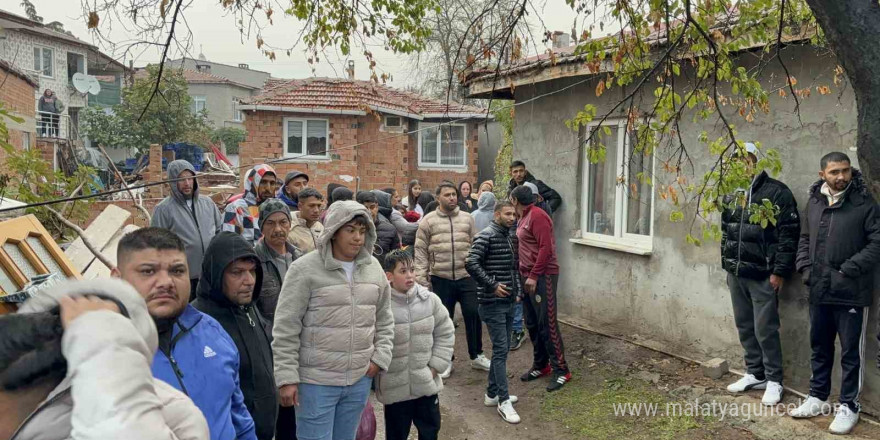 Edirne’de gecekondu alevlere teslim oldu: 1 kişi dumandan etkilendi