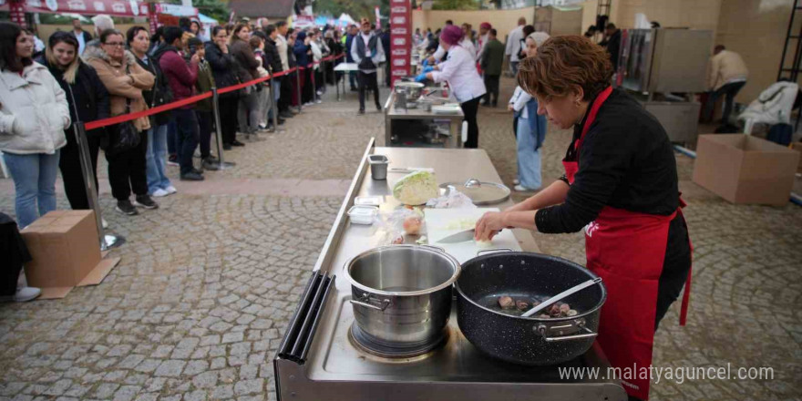 Edirne’de kadınlar en lezzetli yemeği yapmak için yarıştı