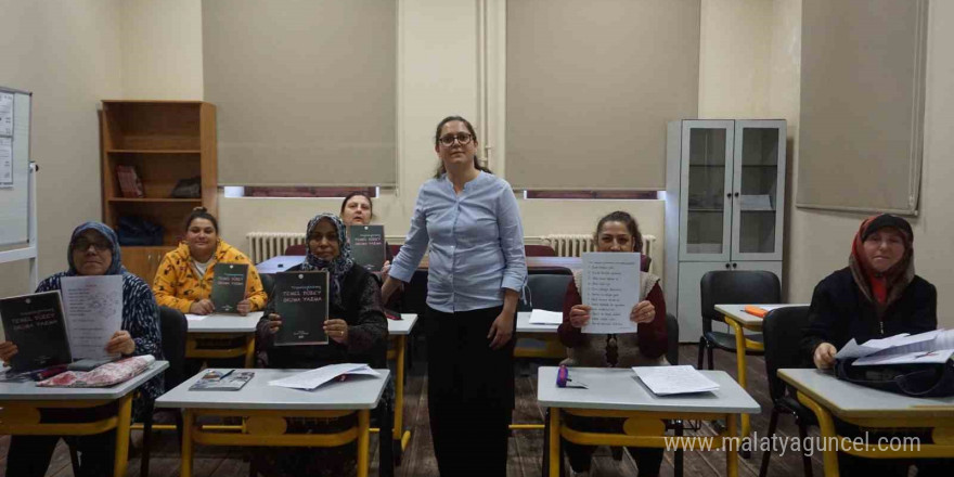 Edirne’de kadınların hayatı okuma-yazma kursu ile değişiyor