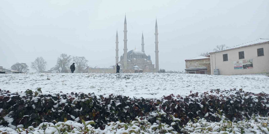 Edirne’de kar yağışı 4. gününde etkisini artırıyor