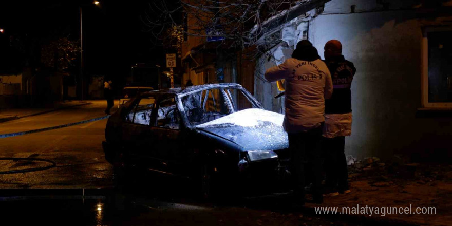 Edirne’de korkunç olay: Kaza sonrası alev alan otomobildeki 4 kişi yanarak öldü