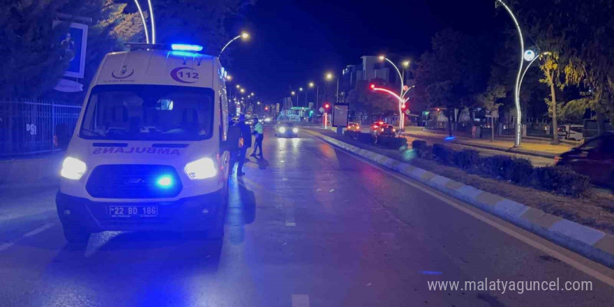 Edirne’de motosikletten düşen sürücü yaralandı