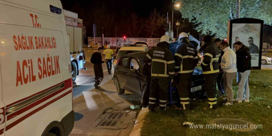 Edirne’de otomobil refüje çıktı: 1 yaralı