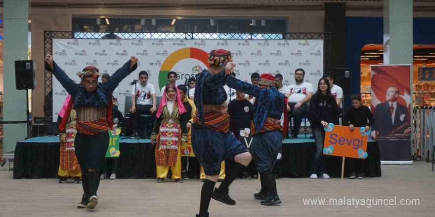 Edirne’de özel öğrencilerden mehteran gösterisi