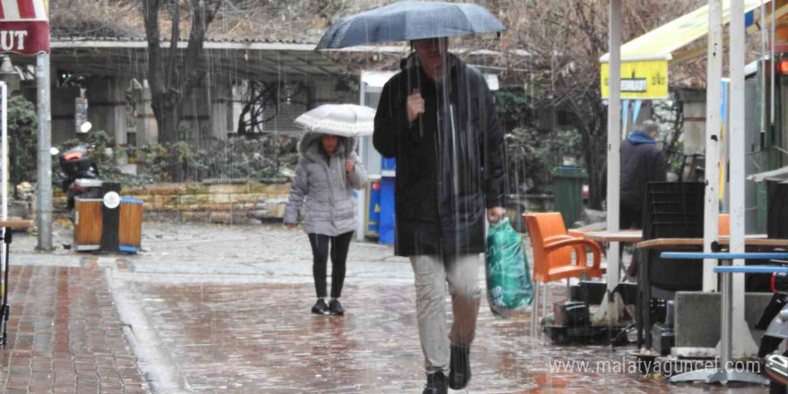 Edirne’de sağanak etkili oldu