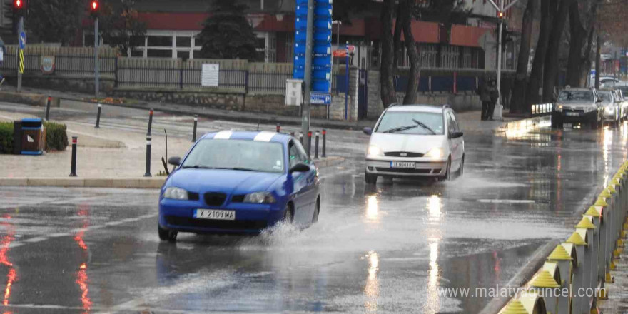 Edirne’de sağanak etkili oldu