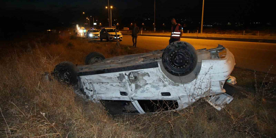 Edirne’de takla atan otomobilin sürücüsü yaralandı