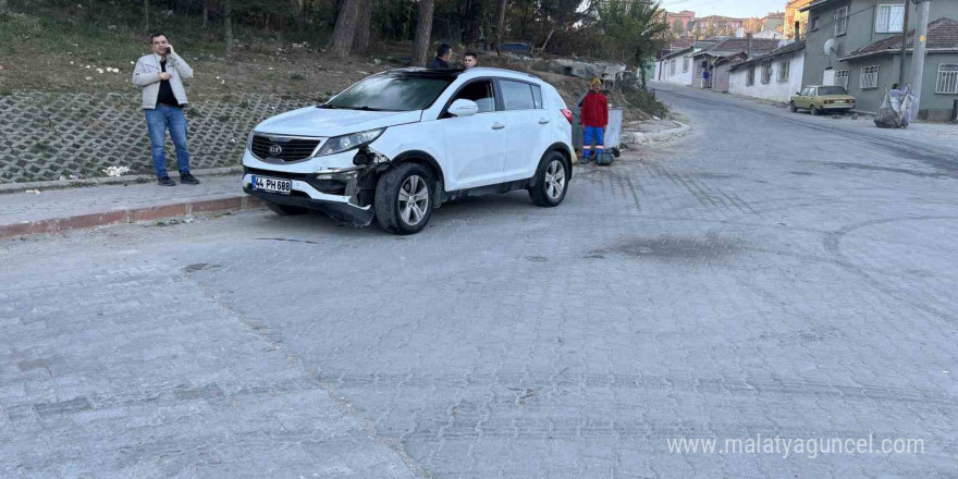 Edirne’de ticari taksi ile otomobil çarpıştı: 2 yaralı