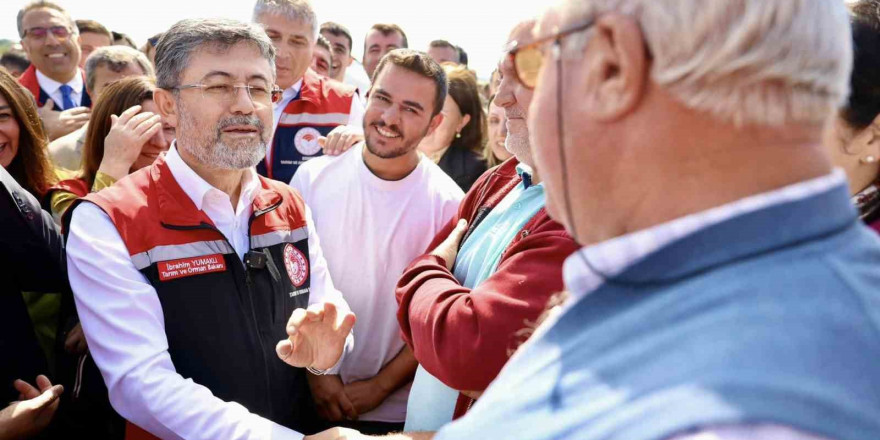 Edirne’de Trakyalı çiftçi Bakan Yumaklı ile pazarlık yaptı