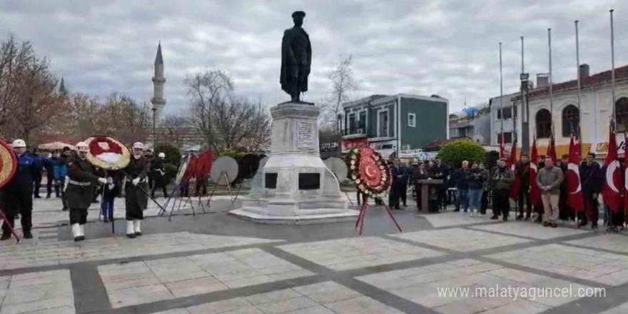 Edirne’nin kurtuluş gününde CHP’nin çelengi sahipsiz kaldı