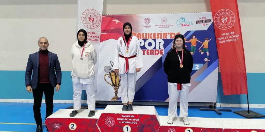 Edremit Anadolu İmam Hatip Lisesi Öğrencileri Taekwondo il müsabakalarında ödül kazandı