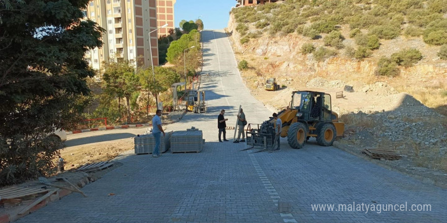 Edremit Belediyesi’nden yol düzenleme çalışmaları