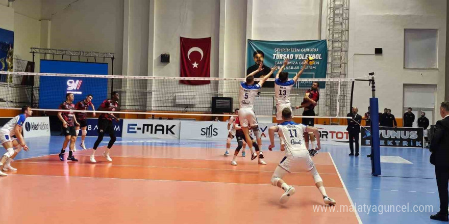 Efeler Ligi: TÜRŞAD: 0 - Halkbank: 3