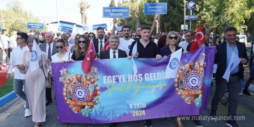 Egeli öğrenciler yeni akademik yıla şenlikle “Merhaba” dedi