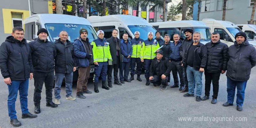 Eğirdir jandarma trafik ekiplerinden okul servis araçlarına denetim