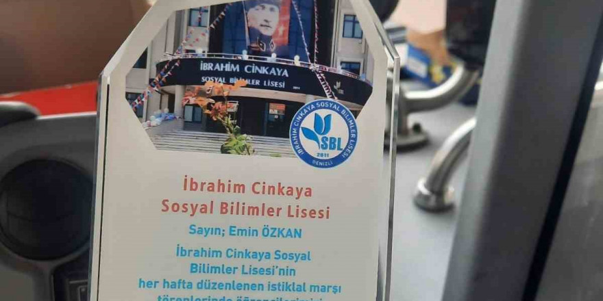 Eğitim sevdalısı şoföre onur ödülü