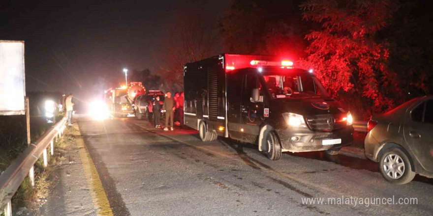 Ekipleri seferber eden o kokunun bertaraf edilmesi için 5 saattir çalışmalar sürüyor