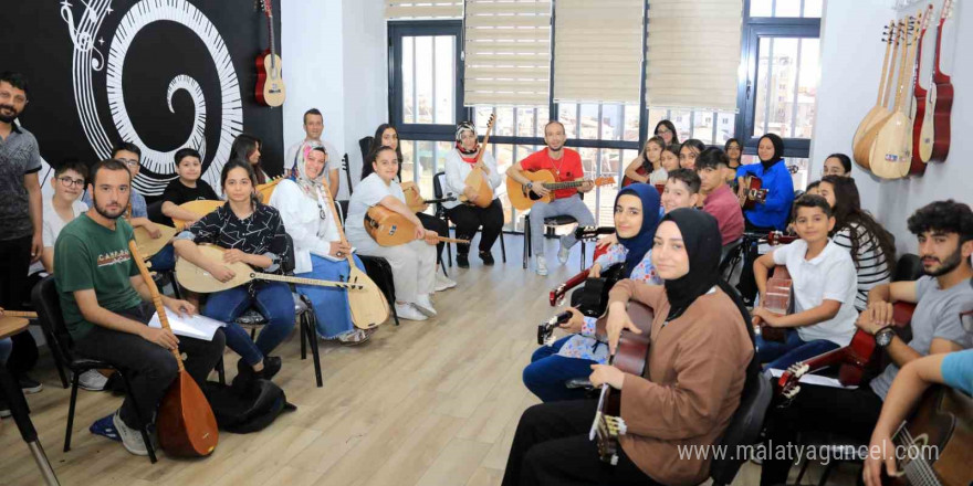 Elazığ Belediyesi, vatandaşlara her alanda gelişim imkanı sunuyor