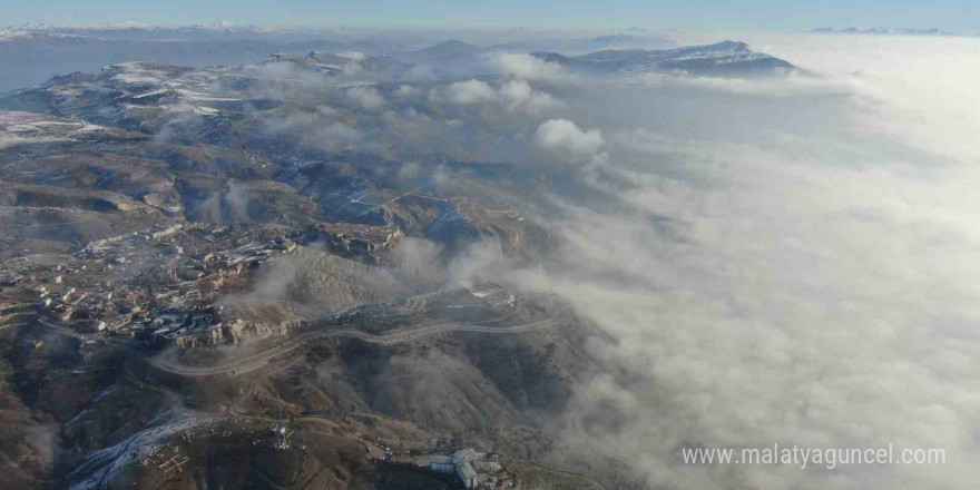 Elazığ sis denizinde kayboldu