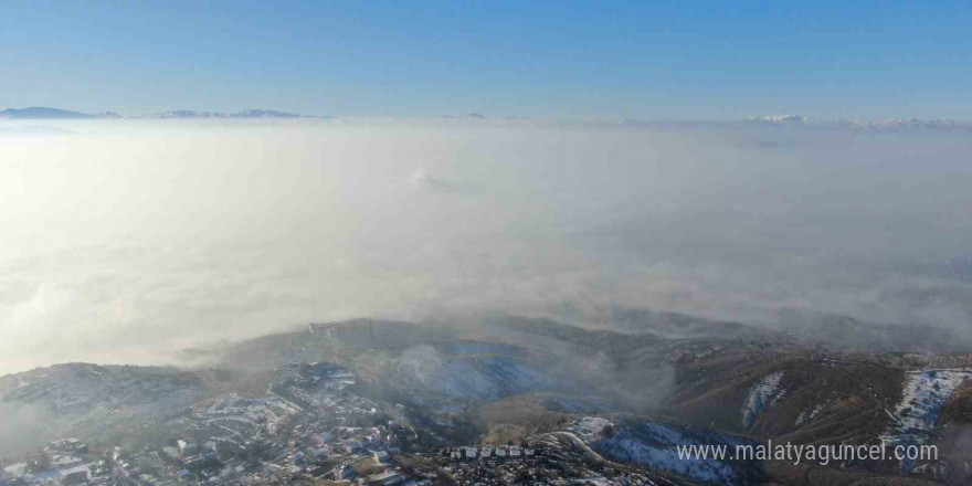 Elazığ sis denizinde kayboldu