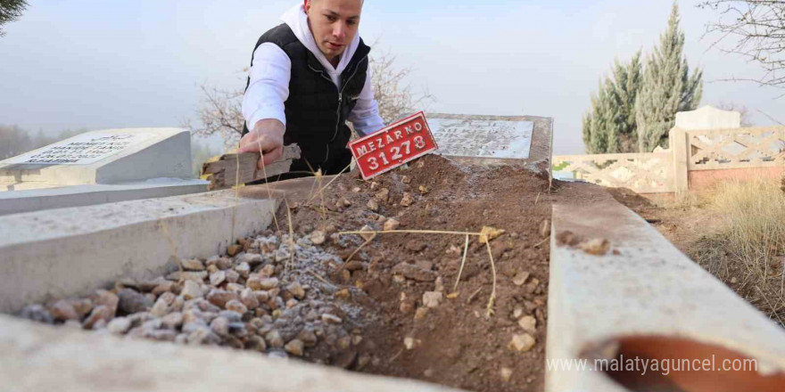 Elazığ’da bir mezarlık tahrip edildi, duyarlı vatandaş kabri eski haline getirdi