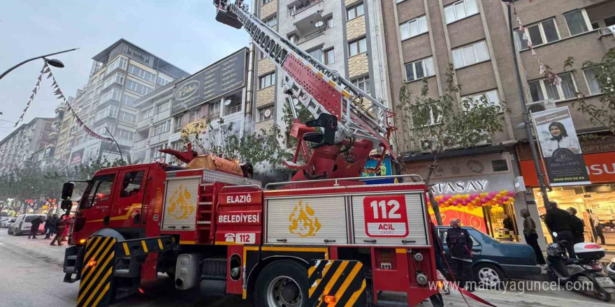 Elazığ’da dönercide korkutan yangın