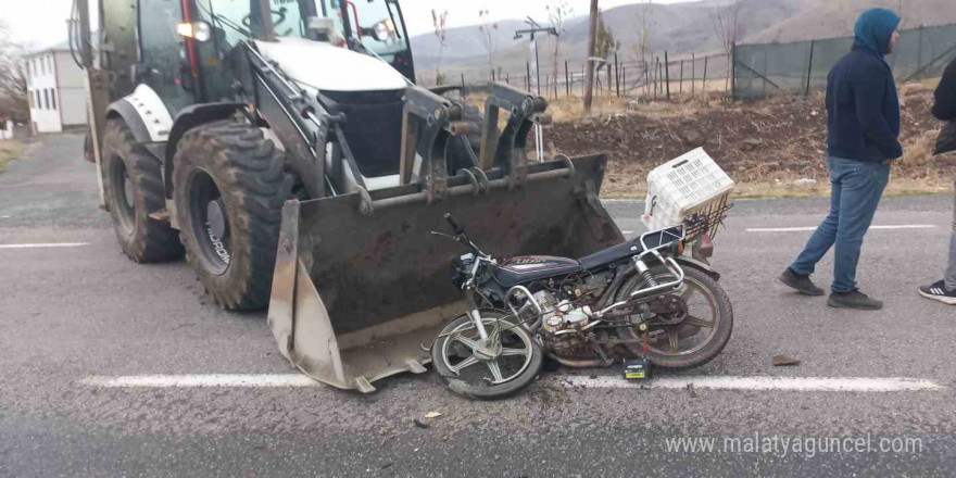 Elazığ’da iş makinesi ile motosiklet çarpıştı: 1 ölü