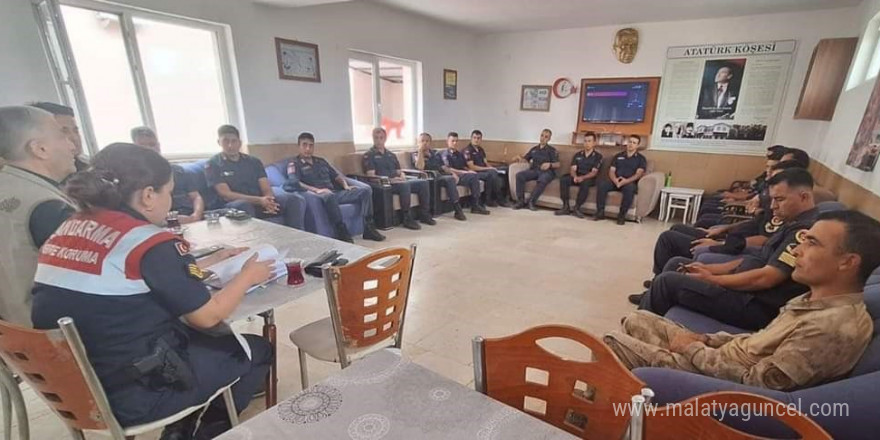 Elazığ’da jandarma personeline biyokaçakçılık eğitimi