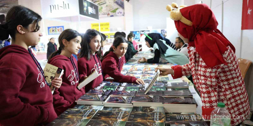 Elazığ’da Kitap Fuarı’na yoğun ilgi