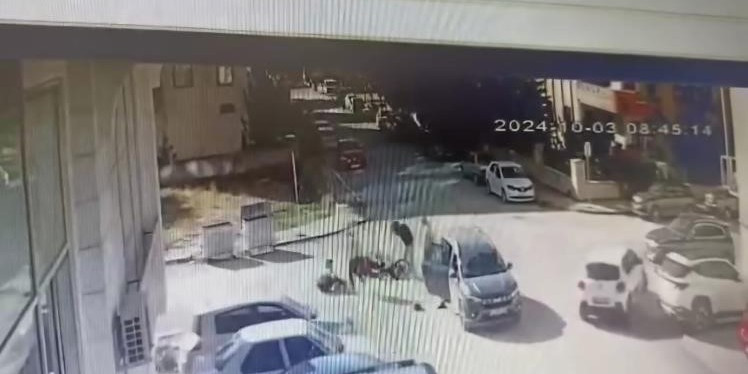 Elazığ’da motosiklet ile otomobilin çarpışma anı kamerada