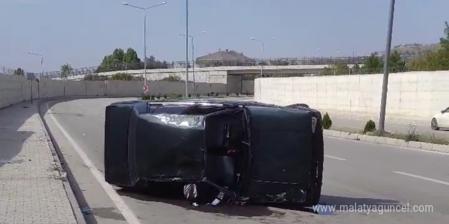 Elazığ’da otomobil takla attı: 1 yaralı