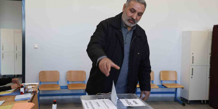 Elazığ’da oy kullanma işlemleri başladı