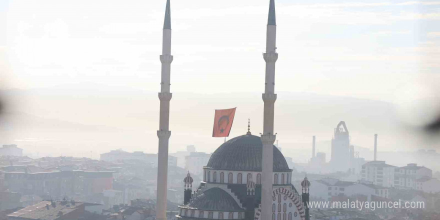 Elazığ’da sisli sabah