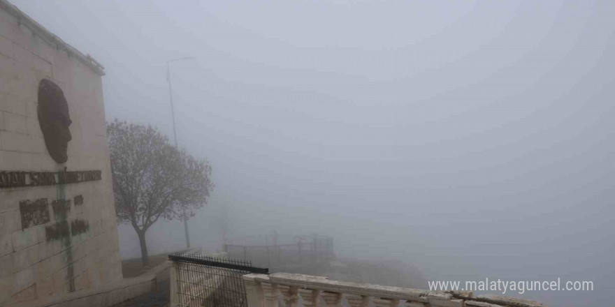 Elazığ’da soğuk hava ve sis etkisini sürdürüyor: Görüş mesafesi 3 metreye kadar düştü