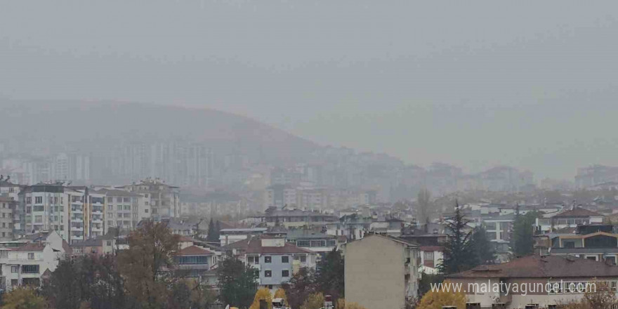 Elazığ’da yüksek kesimlerde sis etkili oldu