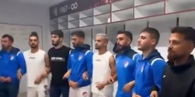 Elazığspor’dan halaylı galibiyet paylaşımı