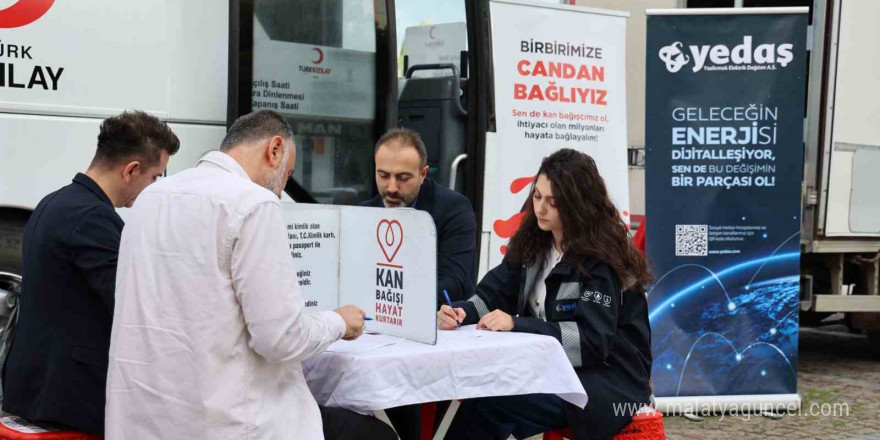 Elektrik dağıtım şirketi çalışanlarından Kızılay’a anlamlı destek