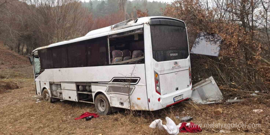 Emet’te işçi servisi devrildi: 1 ölü, 8 yaralı